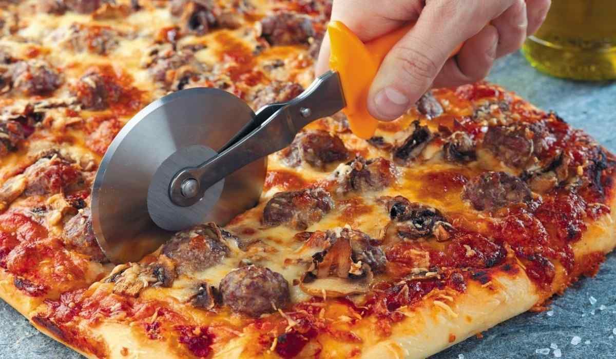 Піца з фрикадельками в домашніх умовах Піца з фрикадельками в домашніх умовах