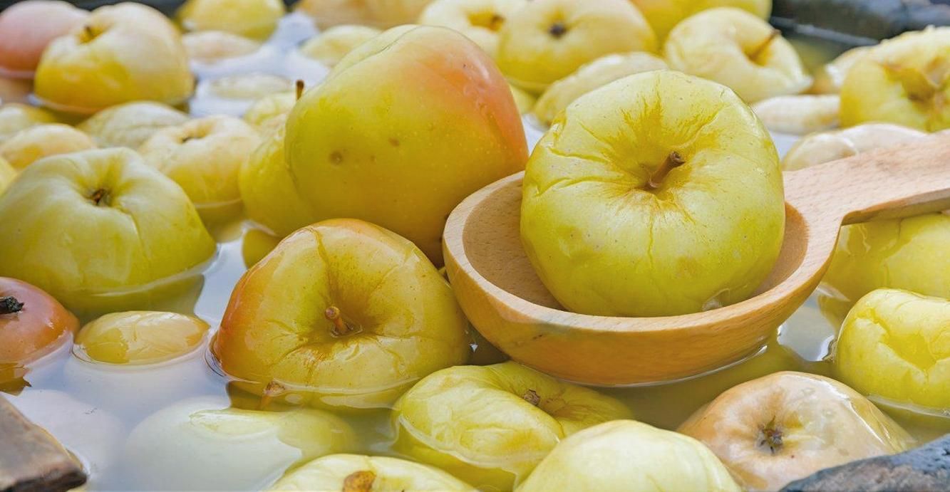 Моченые яблоки на зиму: рецепт хрустящей закуски на каждый день