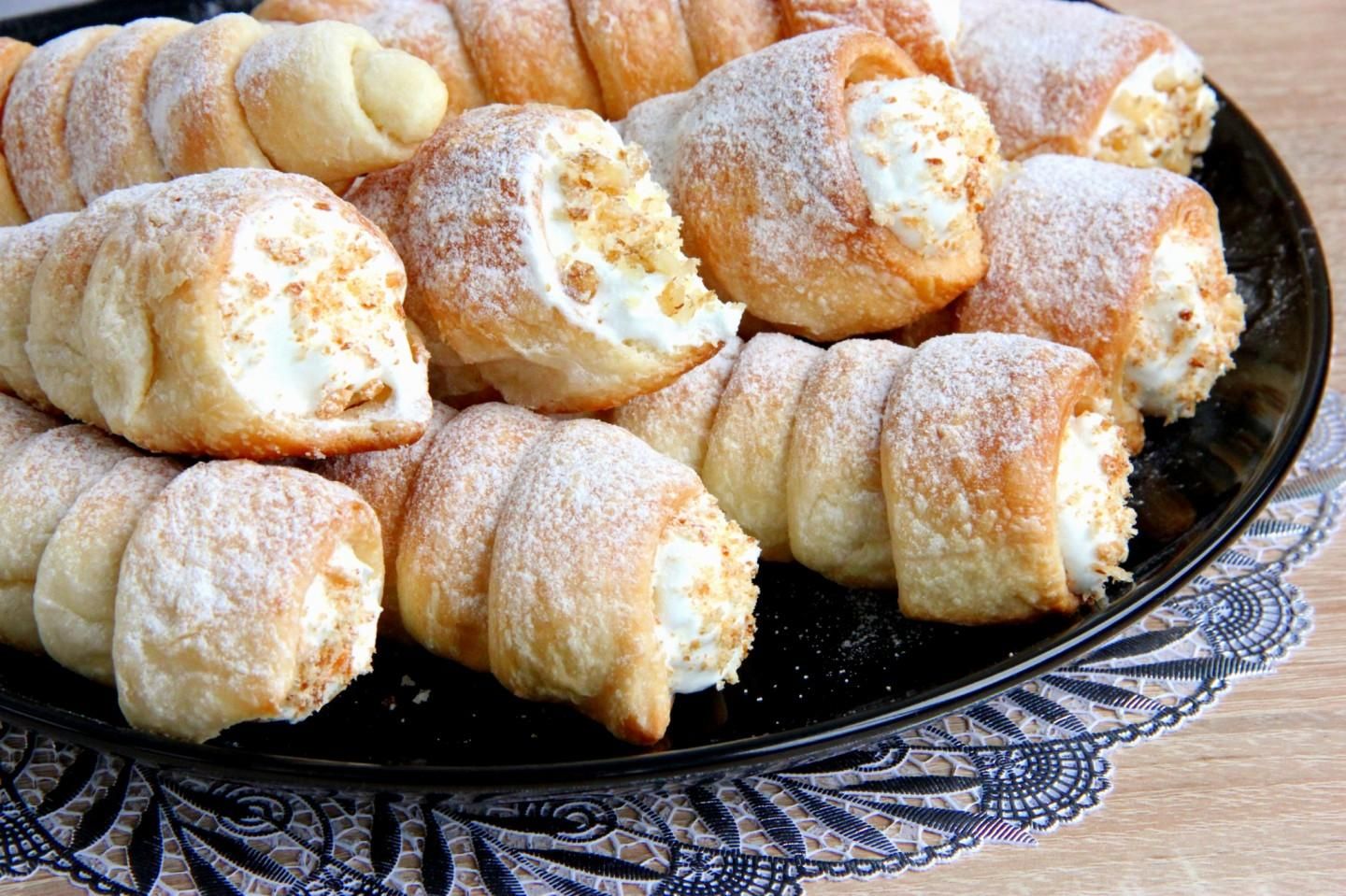 Вкус детства: сладкие рожки с белковым кремом от Эктора Хименеса-Браво Вкус детства: сладкие рожки с белковым кремом от Эктора Хименеса-Браво