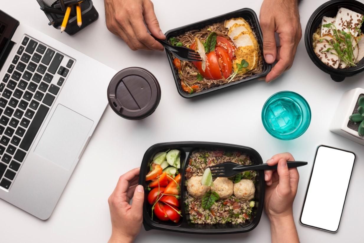 Обед в офис за 30 минут: французский сэндвич, яйца по-шотландски, куриные стрипсы с тыквой Обед в офис за 30 минут: французский сэндвич, яйца по-шотландски, куриные стрипсы с тыквой