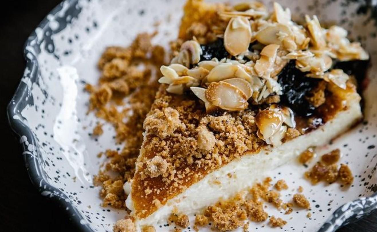 Баскський чизкейк: ніжна випічка родом з Іспанії - Новини Смачно Баскський чизкейк: ніжна випічка родом з Іспанії - Новини Смачно