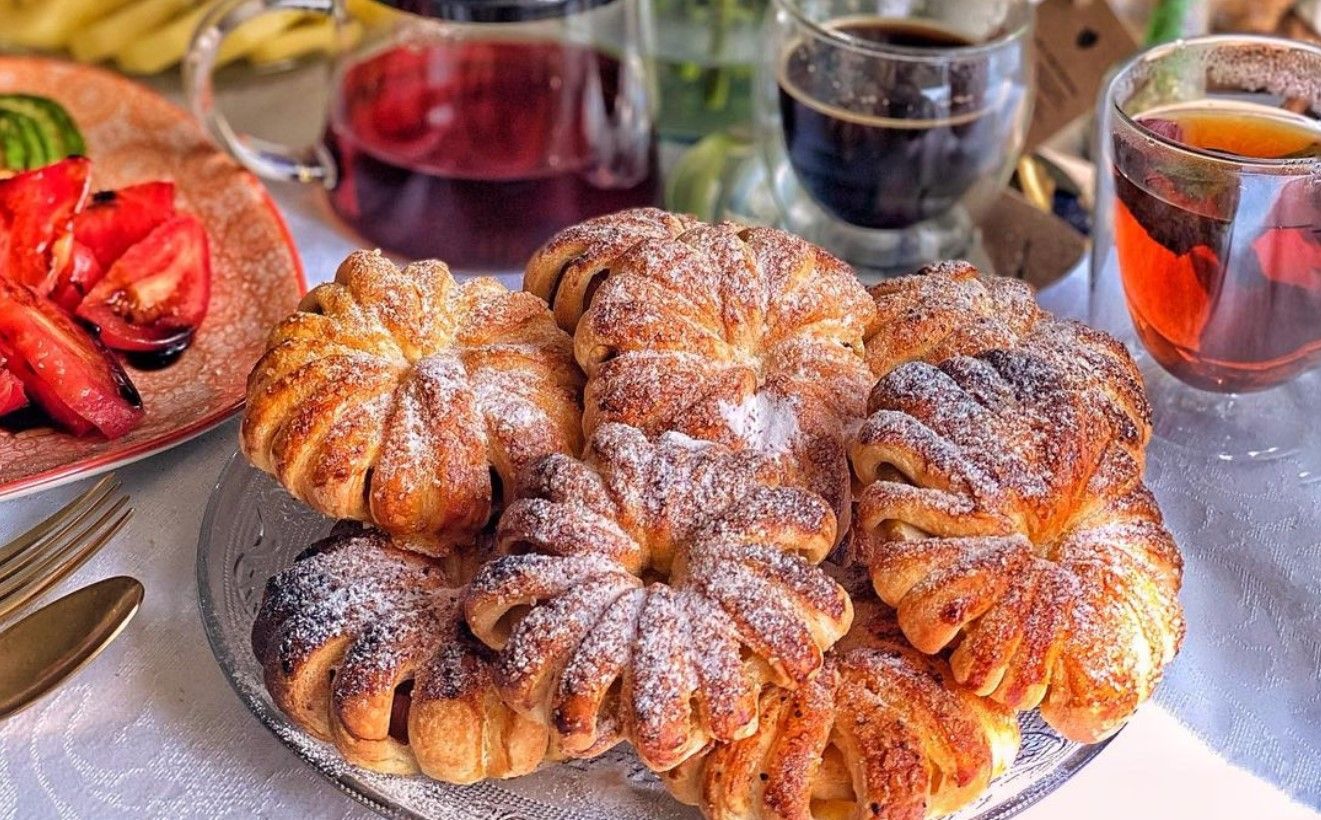 Ідеальна випічка в дорогу: рецепт яблучних кілець в листковому тісті - Новини Смачно Ідеальна випічка в дорогу: рецепт яблучних кілець в листковому тісті - Новини Смачно