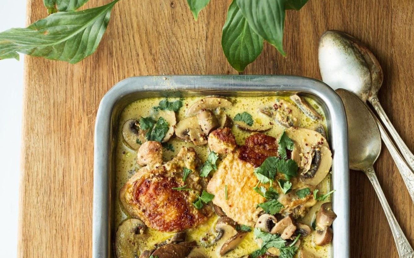 Нежнее не бывает: рецепт куриных бедер в сливочно-грибном соусе Нежнее не бывает: рецепт куриных бедер в сливочно-грибном соусе