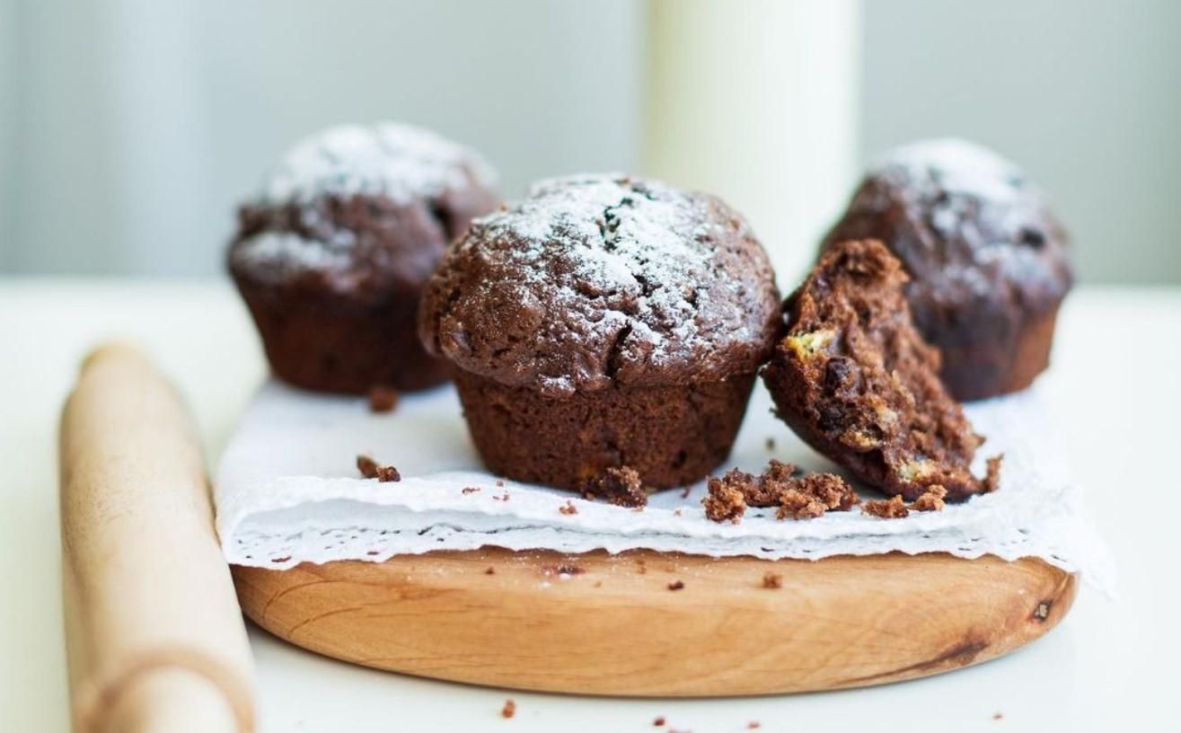 Як приготувати шоколадно-бананові кекси: рецепт блогерки Аліси Купер - Новини Смачно
