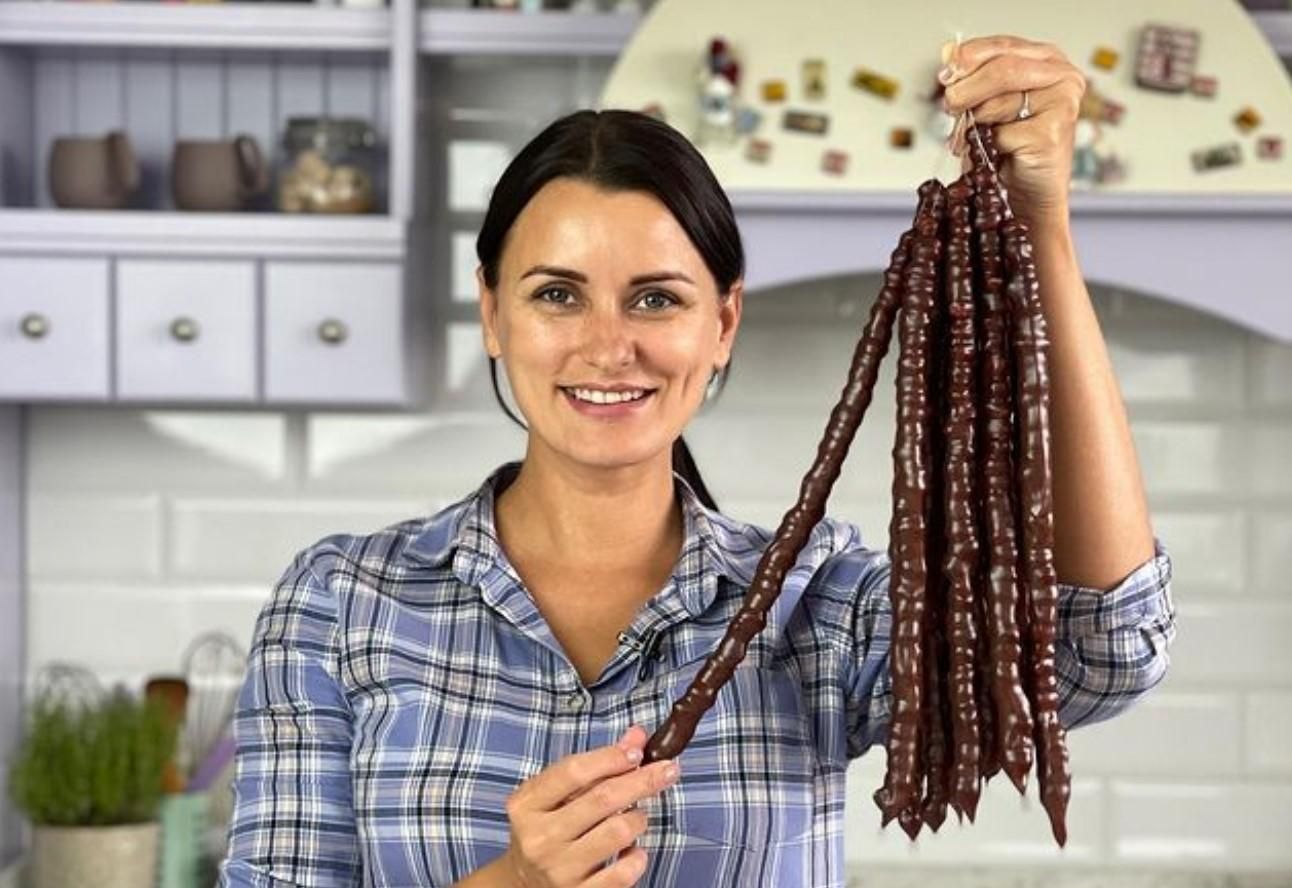 Готовим чурчхелу из натурального виноградного сока: рецепт Лизы Глинской Готовим чурчхелу из натурального виноградного сока: рецепт Лизы Глинской