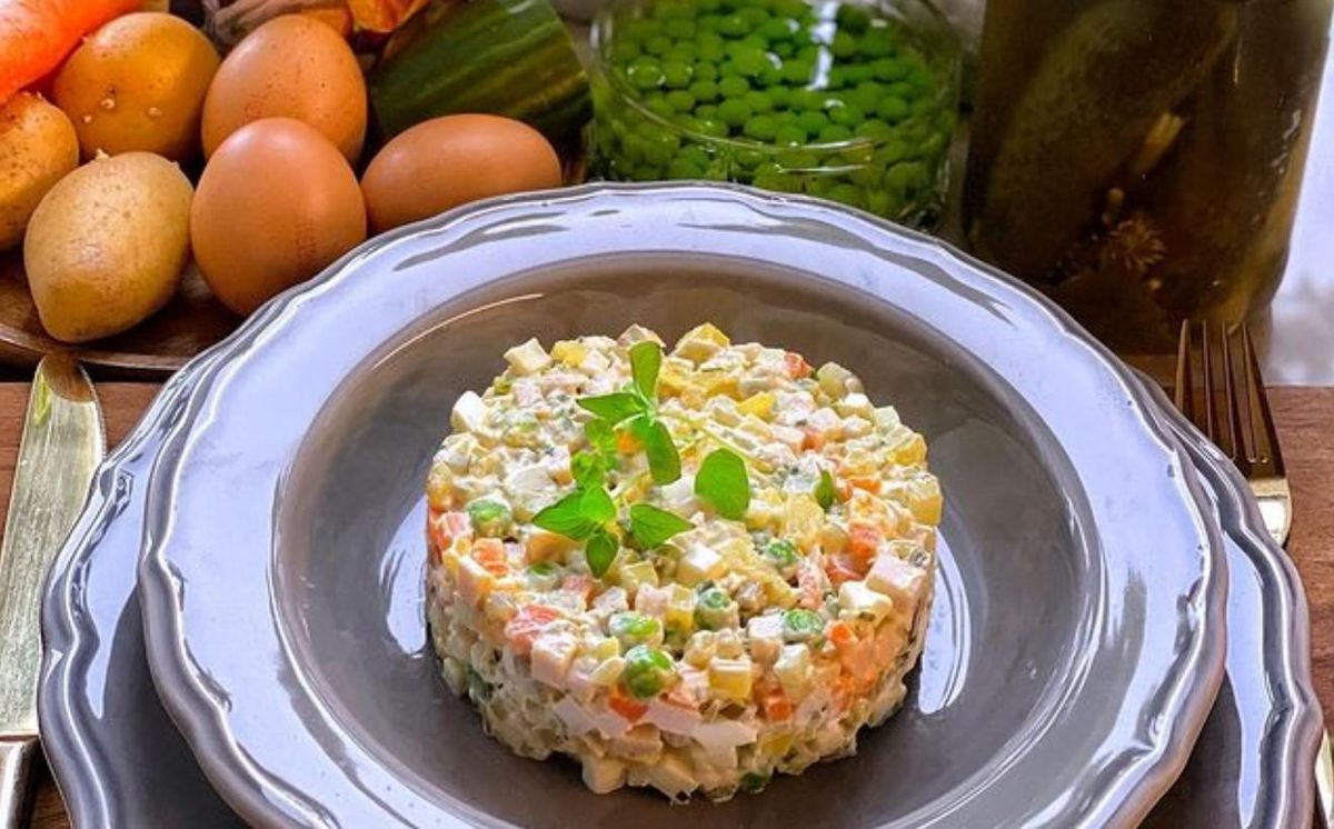 Салат оливье с куриным филе: особый рецепт Яны Станишевской – Новости Вкусно