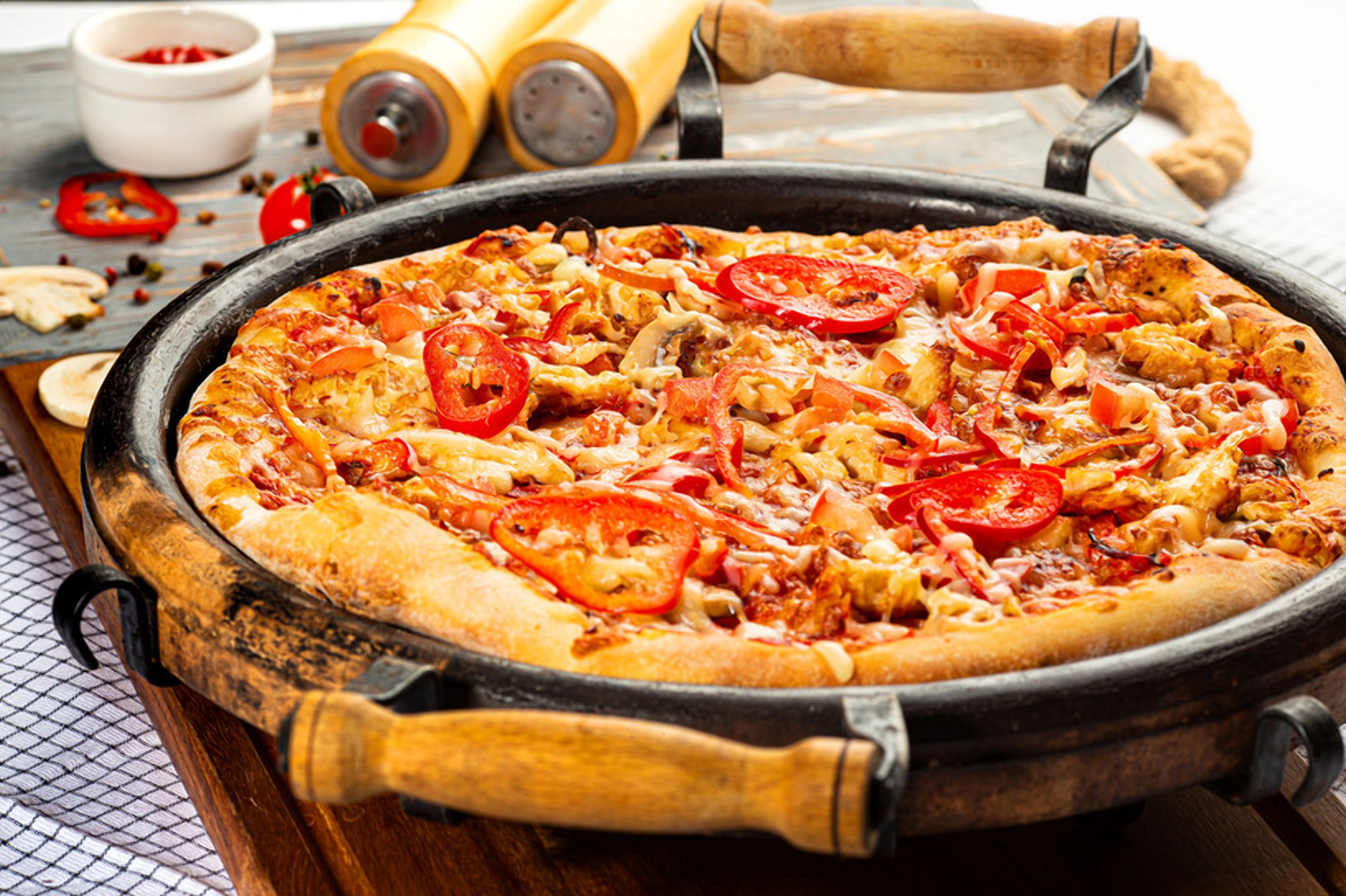 Когда гости на пороге: готовим аппетитную пиццу на сковороде - Новости Вкусно