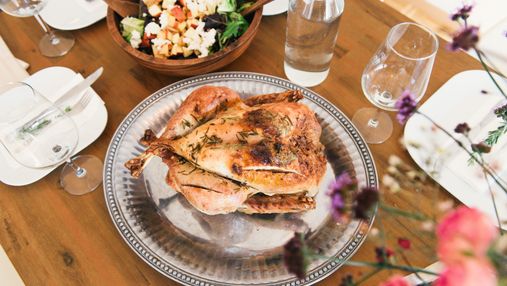 Празднование по всем правилам: готовим курицу в стиле Дня благодарения