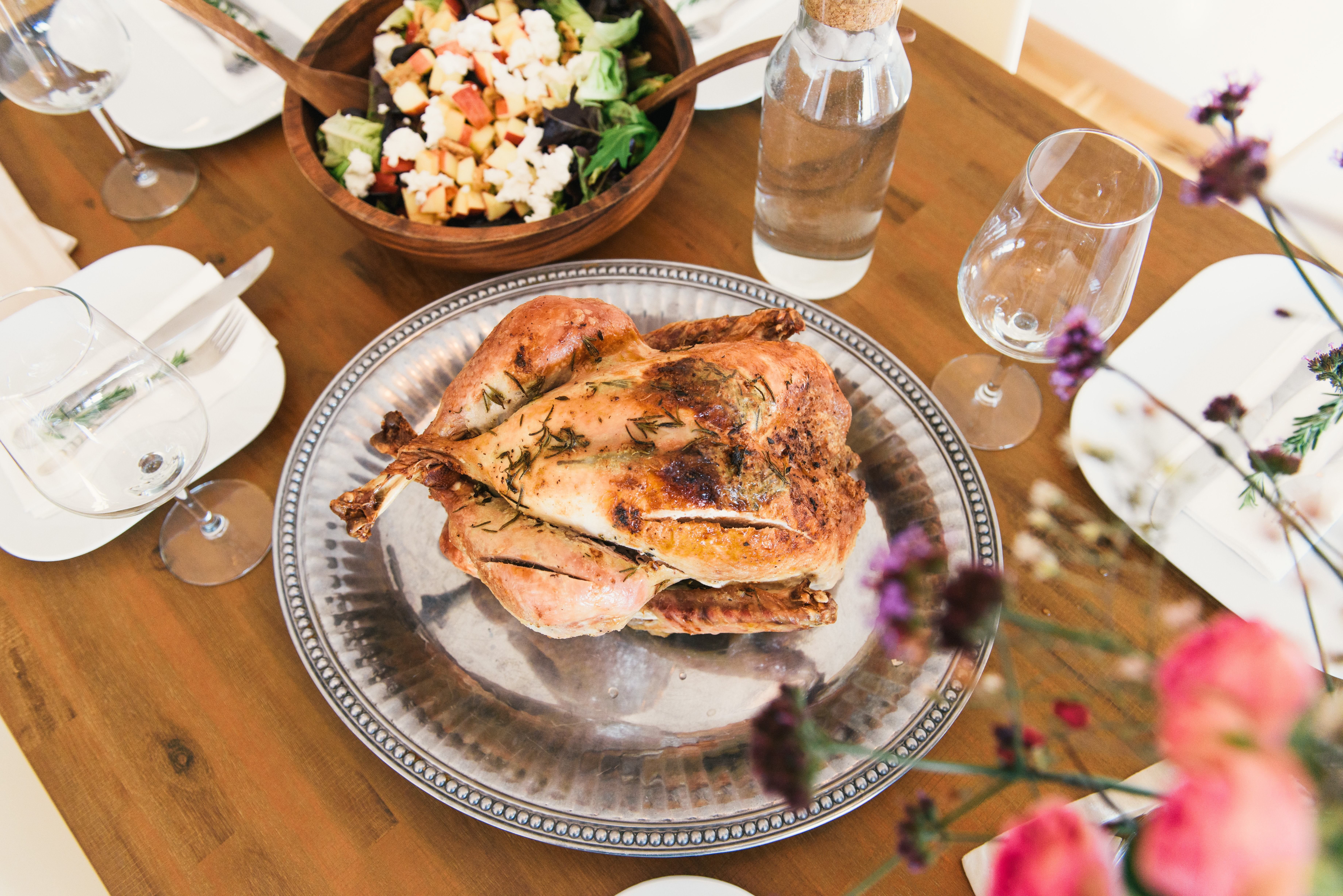 Празднуем по всем правилам: как приготовить курицу в стиле Дня благодарения - Новости Вкусно