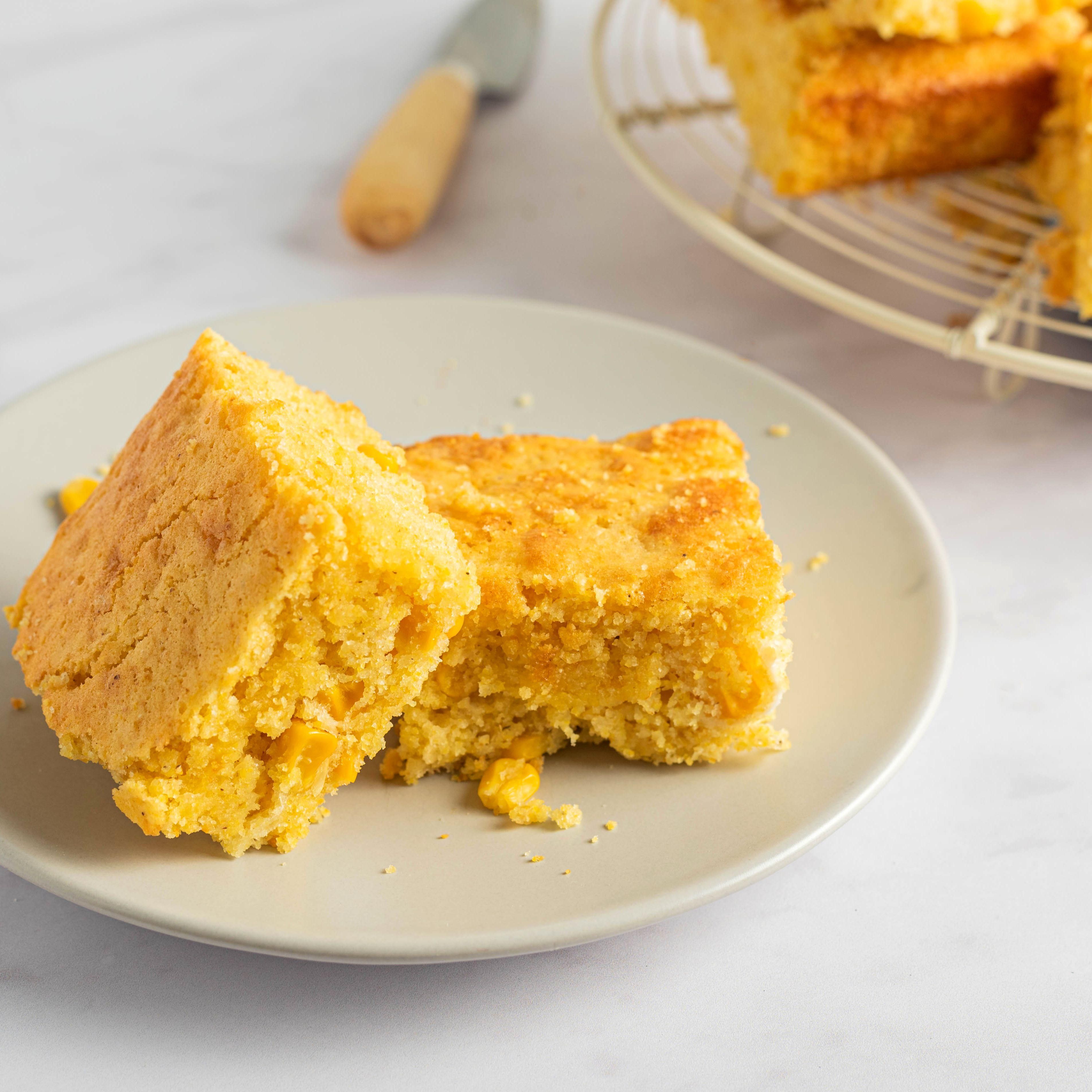 Готуємо американський кукурудзяний хліб із сиром: рецепт до Дня подяки - Новини Смачно Готуємо американський кукурудзяний хліб із сиром: рецепт до Дня подяки - Новини Смачно