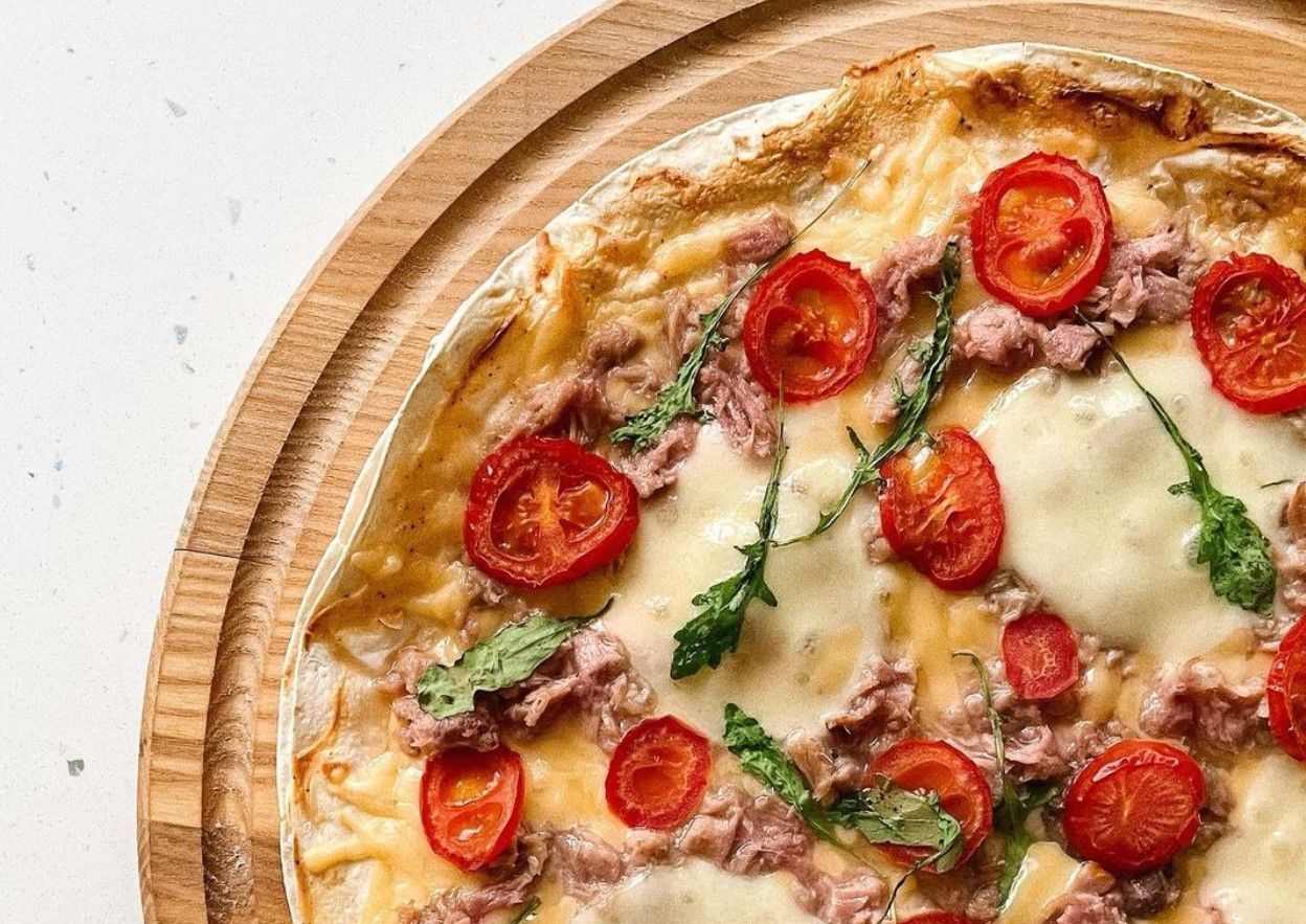 Дієтичний рецепт: готуємо піцу на лаваші з тунцем - Новини Смачно