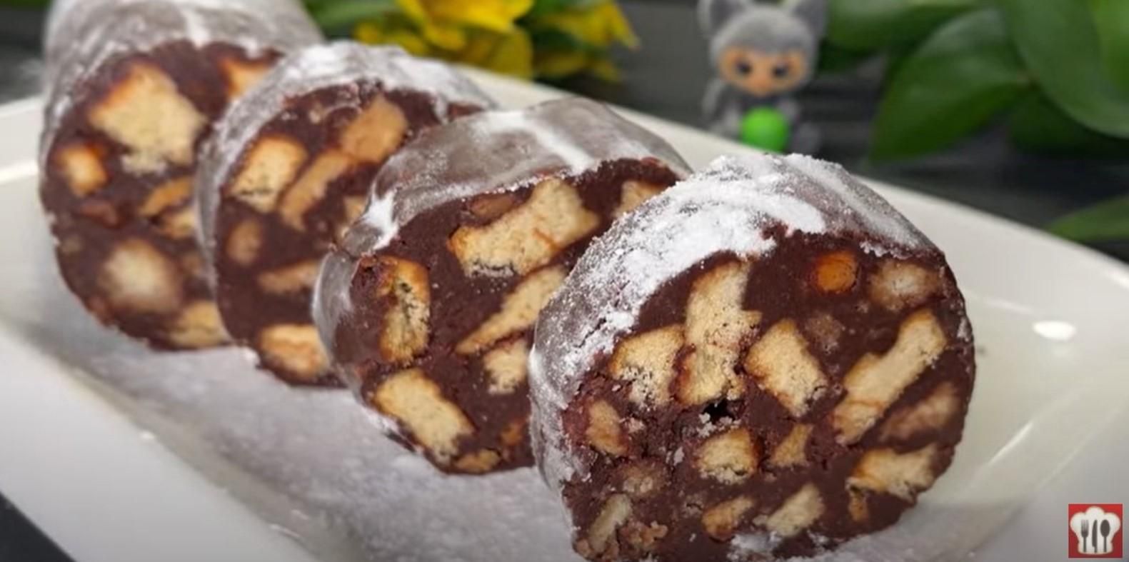 Шоколадна ковбаска за 1 хвилину: новорічний рецепт з печивом - Новини Смачно