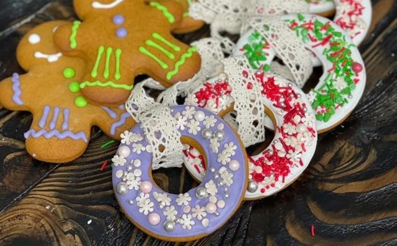 Рождественские медовые пряники: проверенный рецепт от кондитера. Рождественские медовые пряники: проверенный рецепт от кондитера.