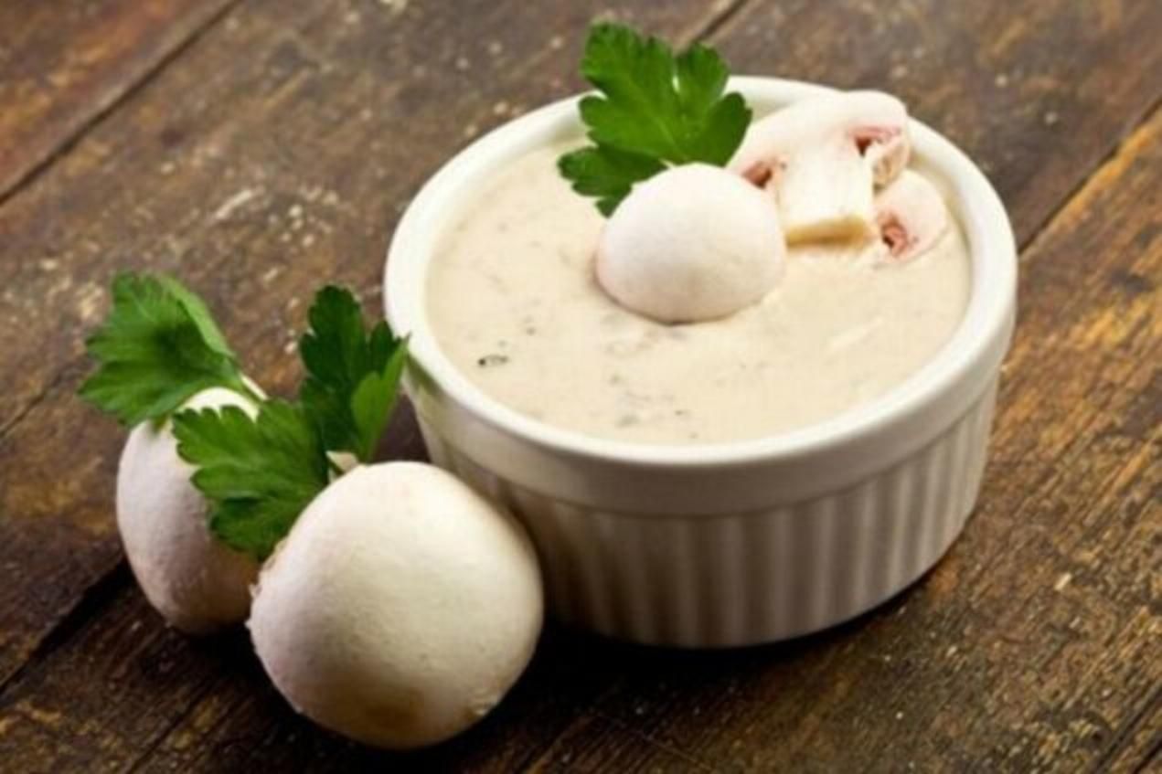 Должен быть на столе: грибной соус, который будет смаковать с любым блюдом - Новости Вкусно