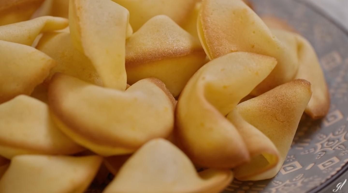 Превратите праздник в сказку: готовим китайское печенье с предсказаниями Превратите праздник в сказку: готовим китайское печенье с предсказаниями