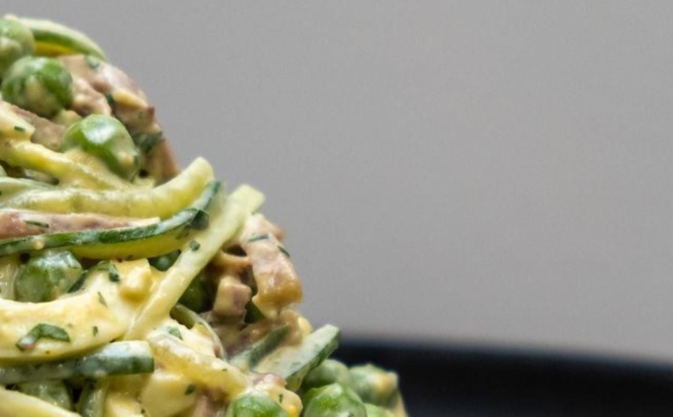 Смачніший за олів'є: салат з язиком родом з дитинства - Новини Смачно Смачніший за олів'є: салат з язиком родом з дитинства - Новини Смачно