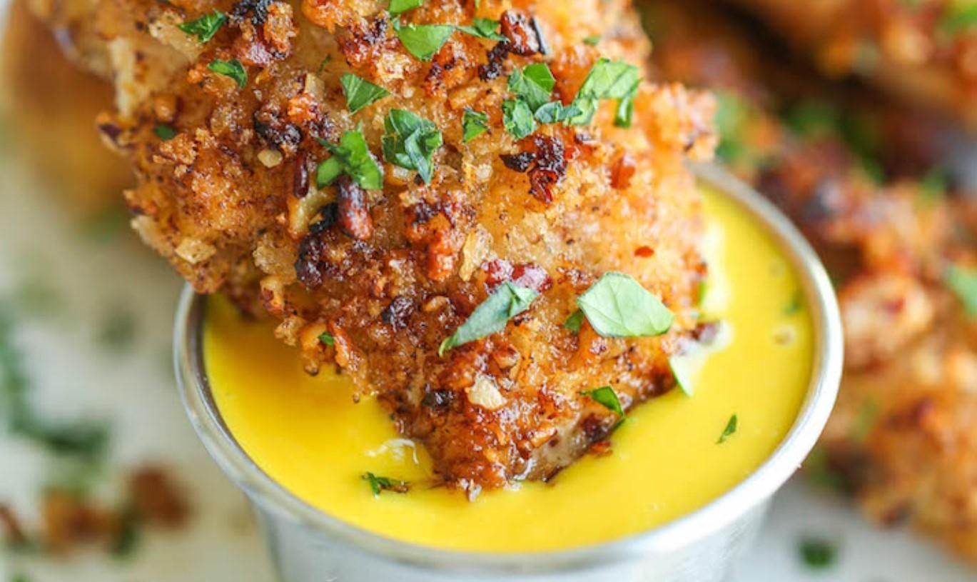 Куриные нагетсы: особый рецепт с орехом пекан и медово-горчичным соусом
