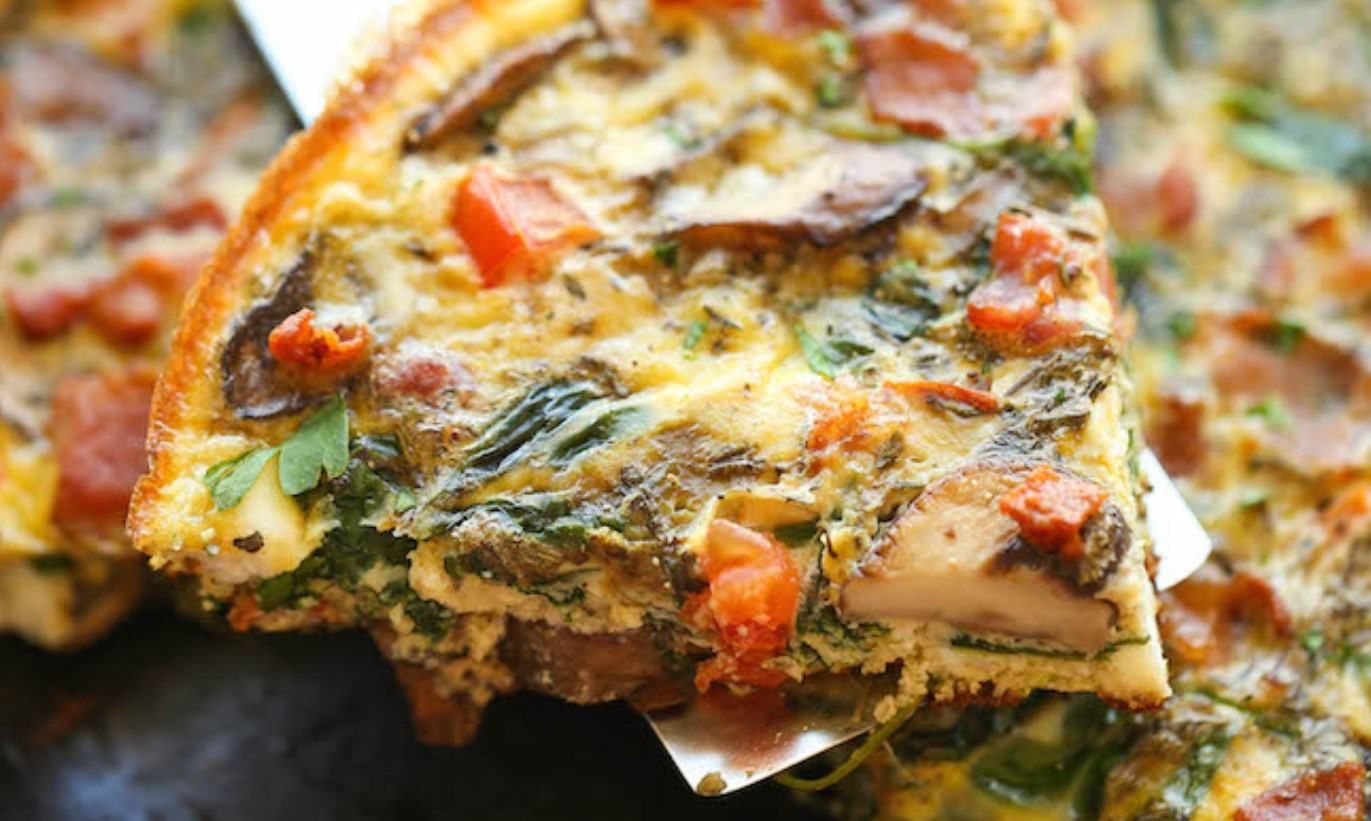 Грибная фриттата с беконом и шпинатом: рецепт Грибная фриттата с беконом и шпинатом: рецепт