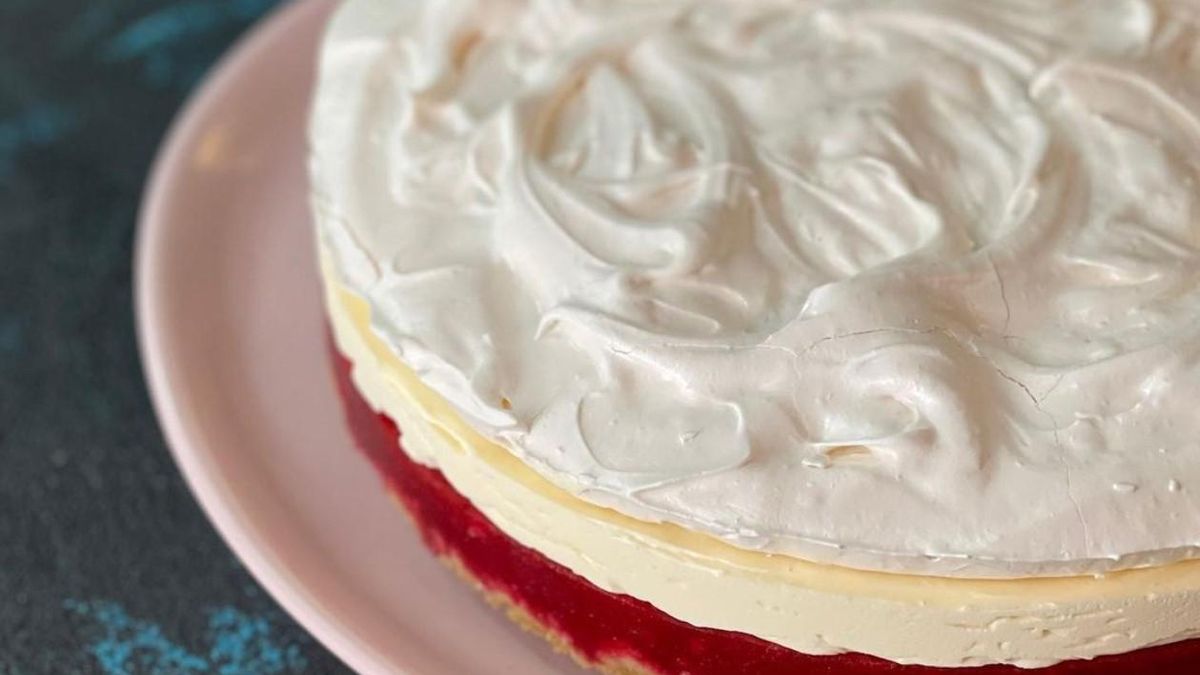 Пісочний торт "Малинова хмаринка": рецепт без випічки