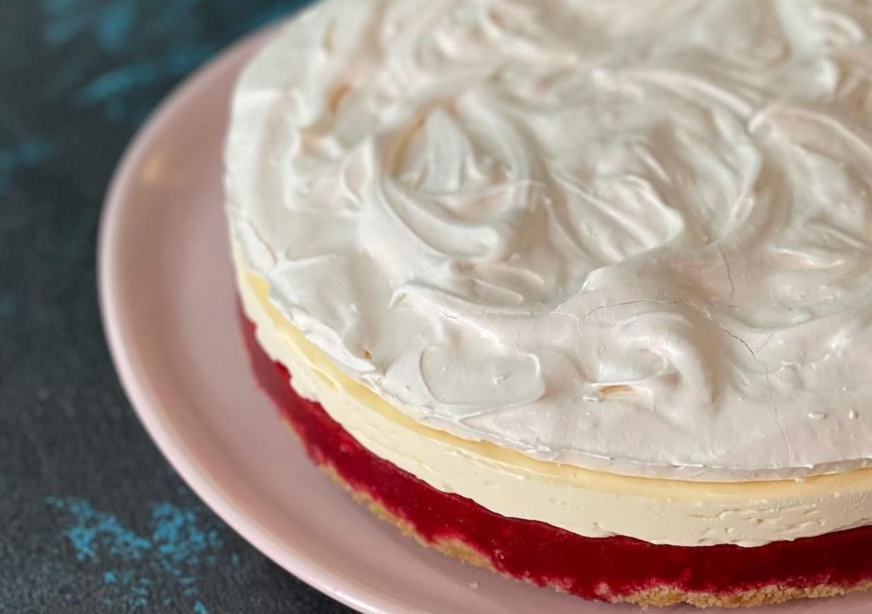 Пісочний торт "Малинова хмаринка": рецепт без випічки