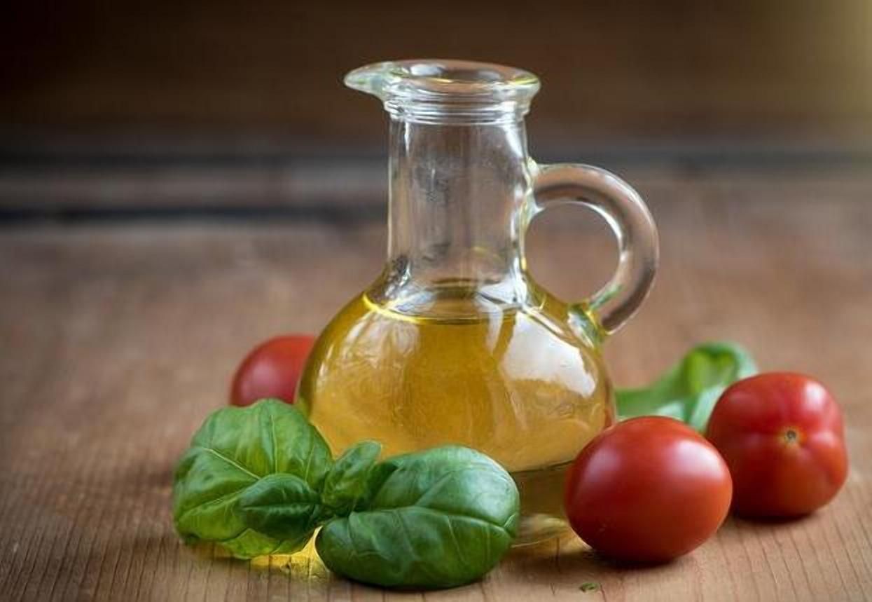 Уловки с растительным маслом: лайфхаки для кухни  Уловки с растительным маслом: лайфхаки для кухни