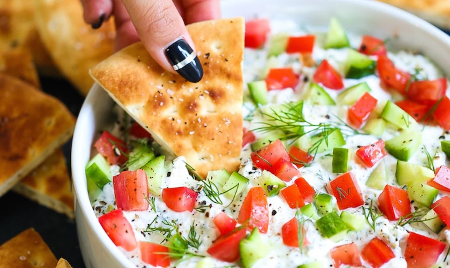 Грецький соус з овочами: рецепт до чипсів з лаваша Грецький соус з овочами: рецепт до чипсів з лаваша