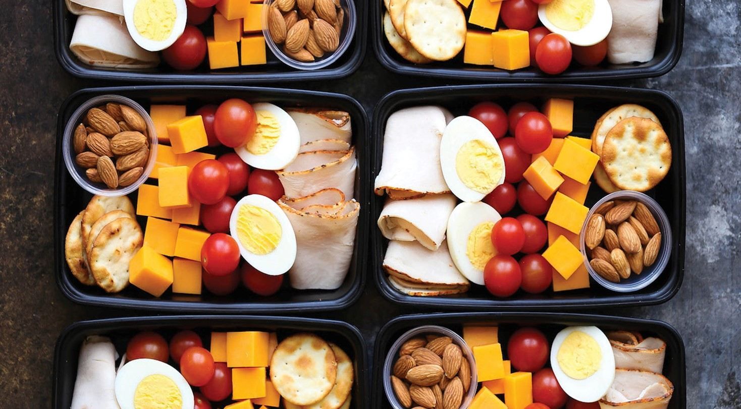 Ситні обіди для українських захисників: варіанти з м'ясом, крупами та овочами Ситні обіди для українських захисників: варіанти з м'ясом, крупами та овочами