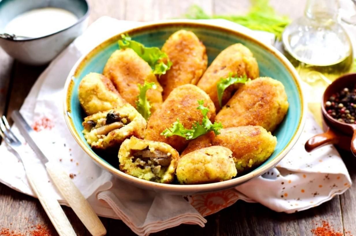 Зразы из картофеля: с грибами, мясом и тушеной капустой Зразы из картофеля: с грибами, мясом и тушеной капустой