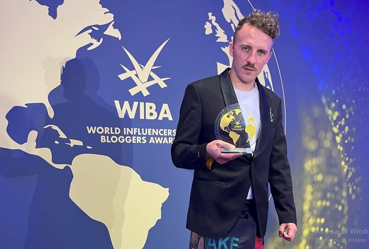 Готуйте борщ, не війну  Клопотенко отримав нагороду фуд-блогера року - Новини Смачно Готуйте борщ, не війну  Клопотенко отримав нагороду фуд-блогера року - Новини Смачно