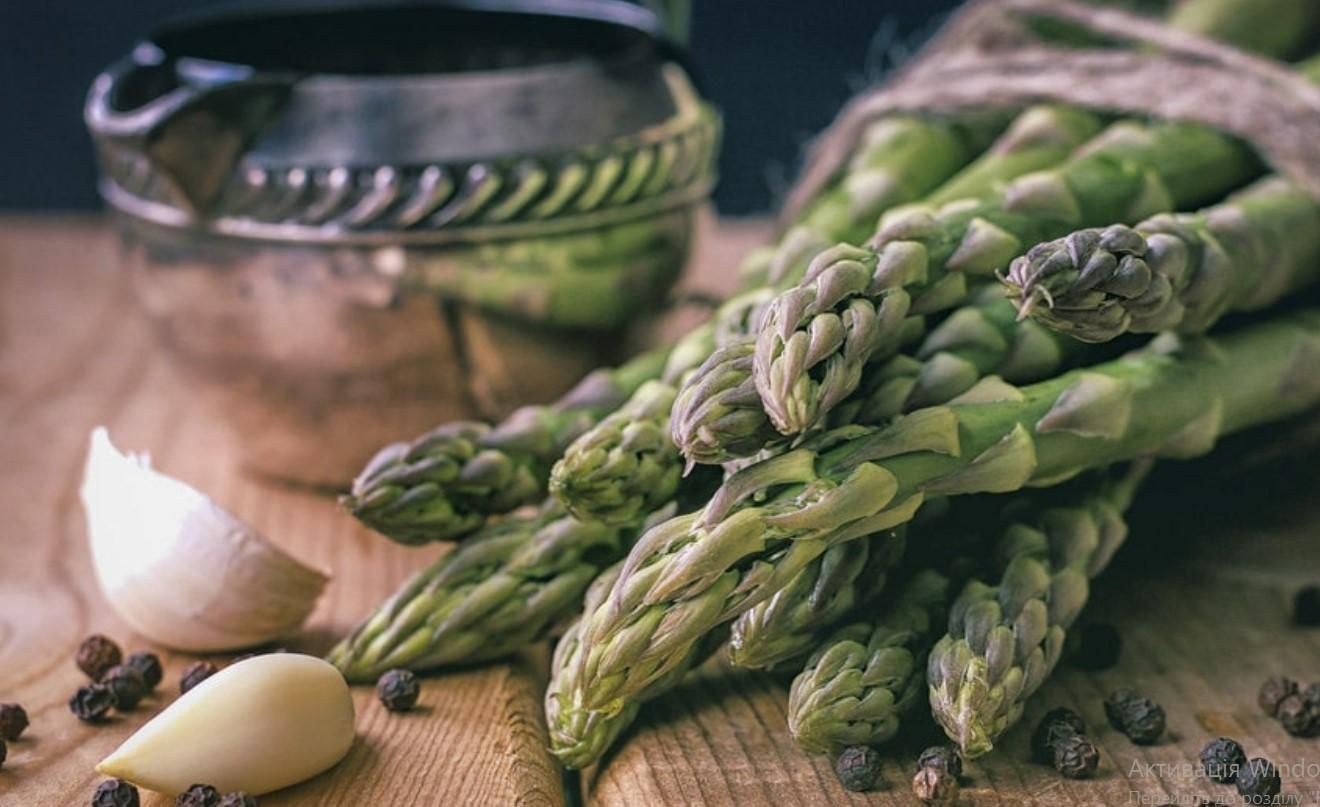 Як вибрати спаржу, опочистити та приготувати: поради шеф-кухаря Як вибрати спаржу, опочистити та приготувати: поради шеф-кухаря