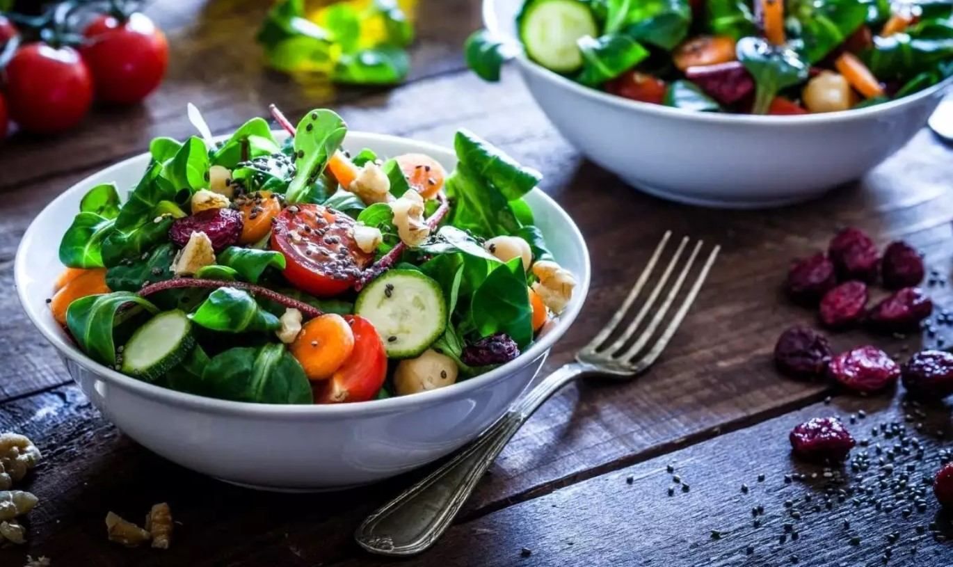 Рецепт сезонного салата из овощей от Эктора Хименеса-Браво - Новости Вкусно Рецепт сезонного салата из овощей от Эктора Хименеса-Браво - Новости Вкусно