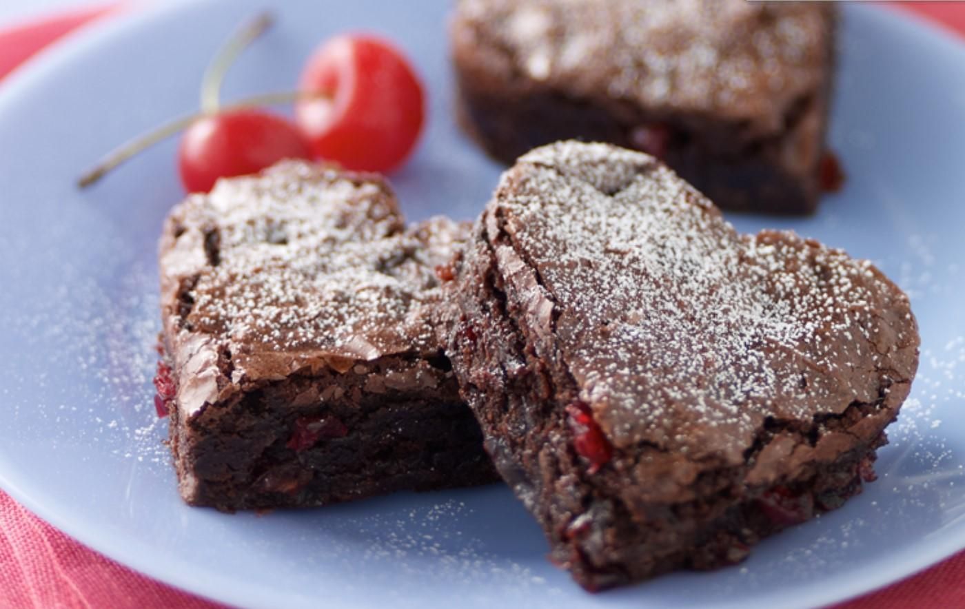 Проще не бывает простой рецепт шоколадной брауни с вишней - Новости Вкусно Проще не бывает простой рецепт шоколадной брауни с вишней - Новости Вкусно