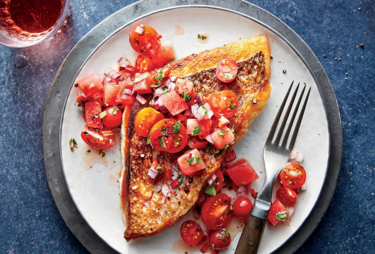 Свежий соус к рыбе  готовим из томатов и ароматных трав без майонеза - Новости Вкусно Свежий соус к рыбе  готовим из томатов и ароматных трав без майонеза - Новости Вкусно