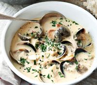 Суп дня – клем чаудер: готуємо першу страву з морепродуктами за рецептом Міцкевича