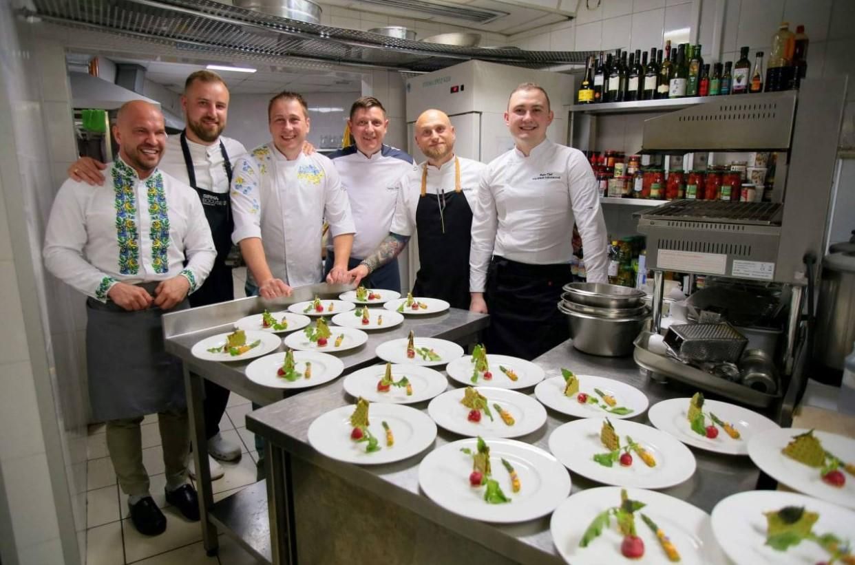 Благотворительный гастро-вечер во Львове собрал рекордную сумму для ВСУ – 18 тысяч долларов - Новости Вкусно Благотворительный гастро-вечер во Львове собрал рекордную сумму для ВСУ – 18 тысяч долларов - Новости Вкусно