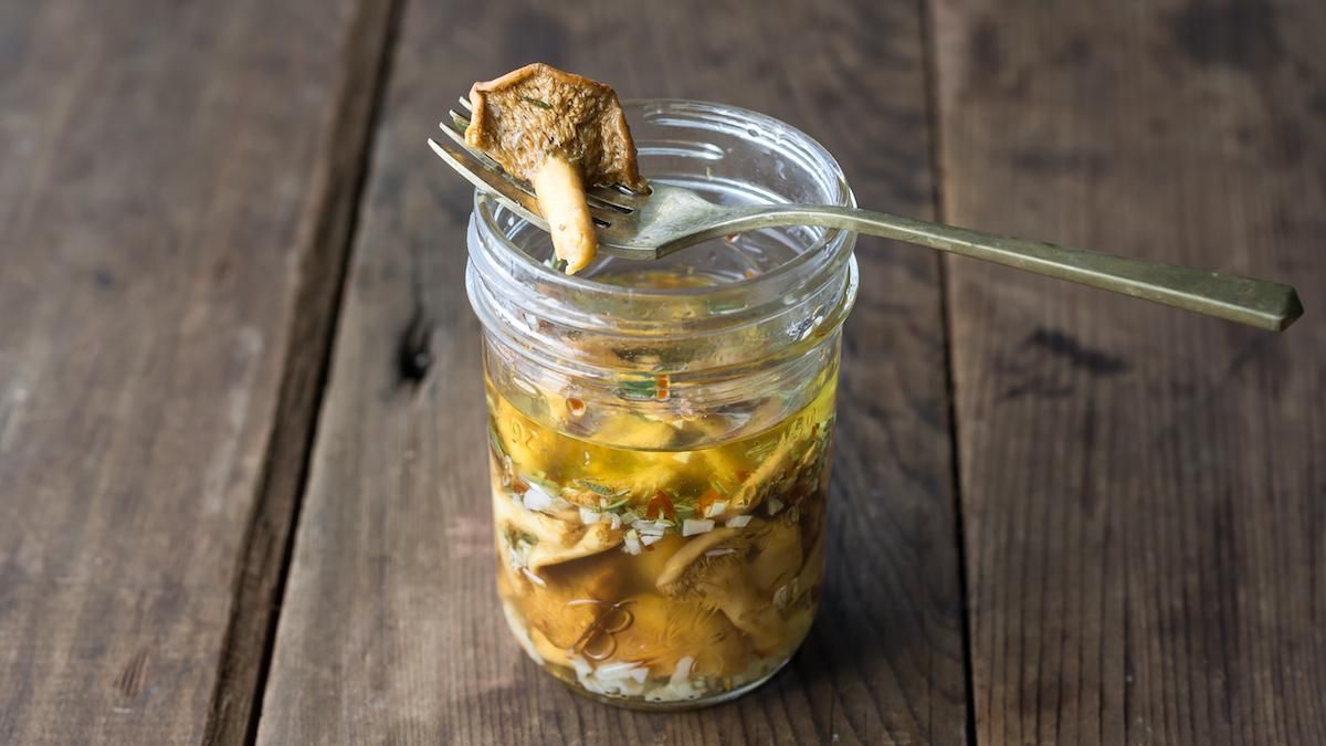 Рецепт маринованих грибів за добу  підійде для печериць або глив - Новини Смачно Рецепт маринованих грибів за добу  підійде для печериць або глив - Новини Смачно