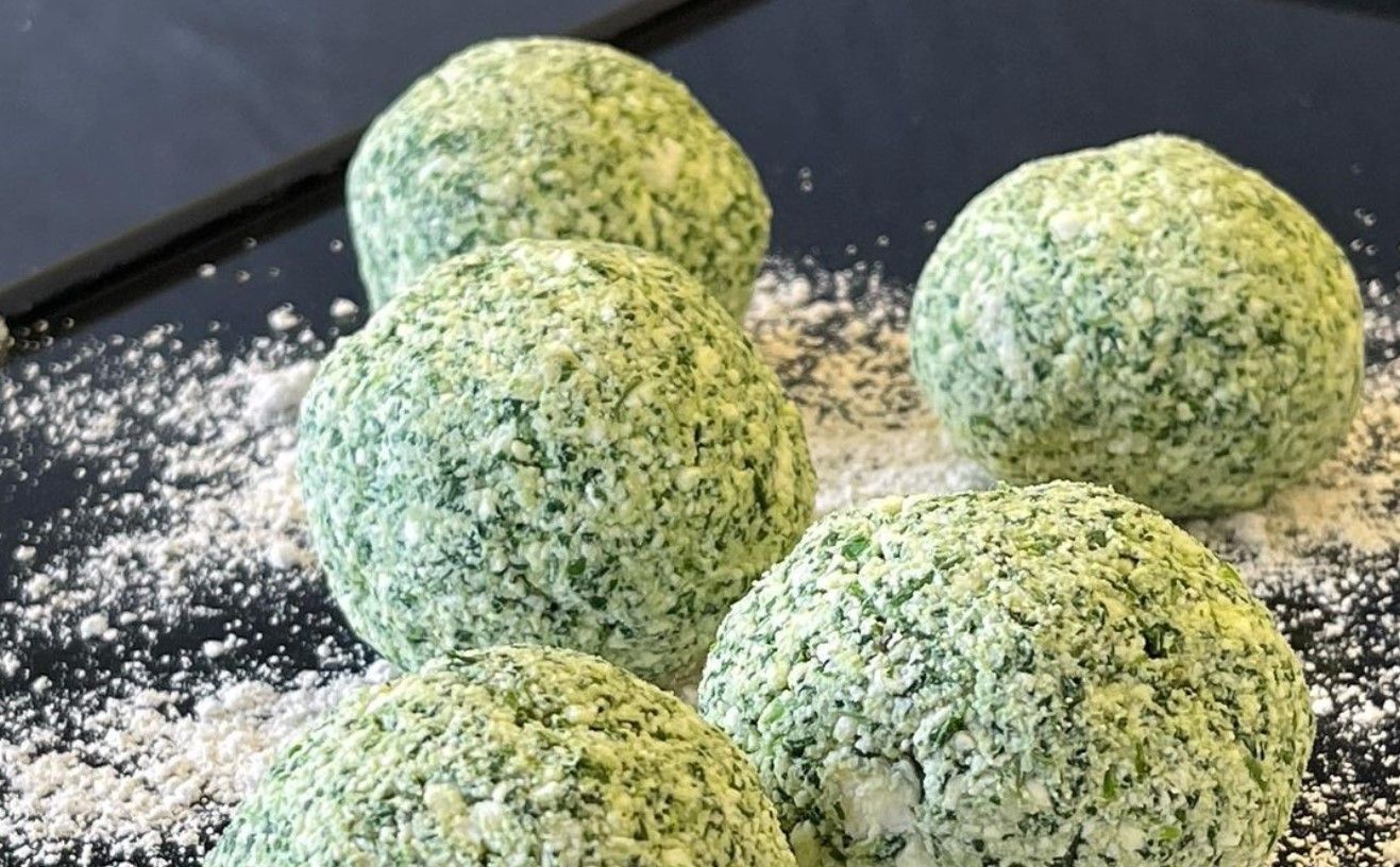 Соленые сырники со шпинатом  новый вкус любимого блюда - Новости Вкусно Соленые сырники со шпинатом  новый вкус любимого блюда - Новости Вкусно