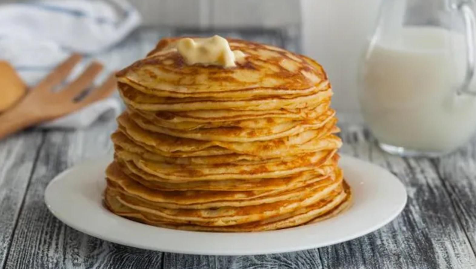 Легкі мов пух готуємо домашні млинці на дріжджах - Новини Смачно Легкі мов пух готуємо домашні млинці на дріжджах - Новини Смачно