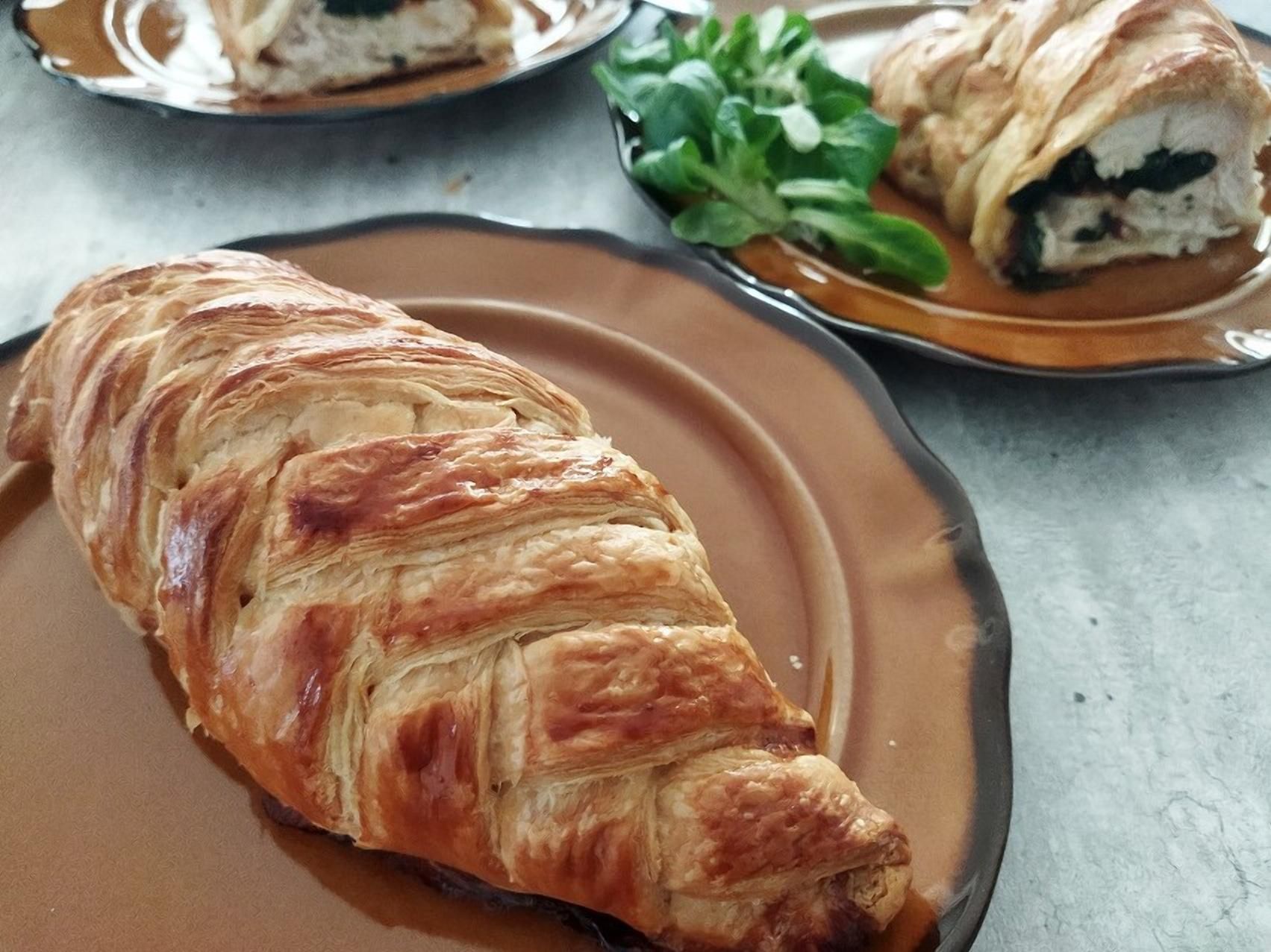 Эффектный ужин запекаем куриное филе в слоеном тесте - Новости Вкусно Эффектный ужин запекаем куриное филе в слоеном тесте - Новости Вкусно