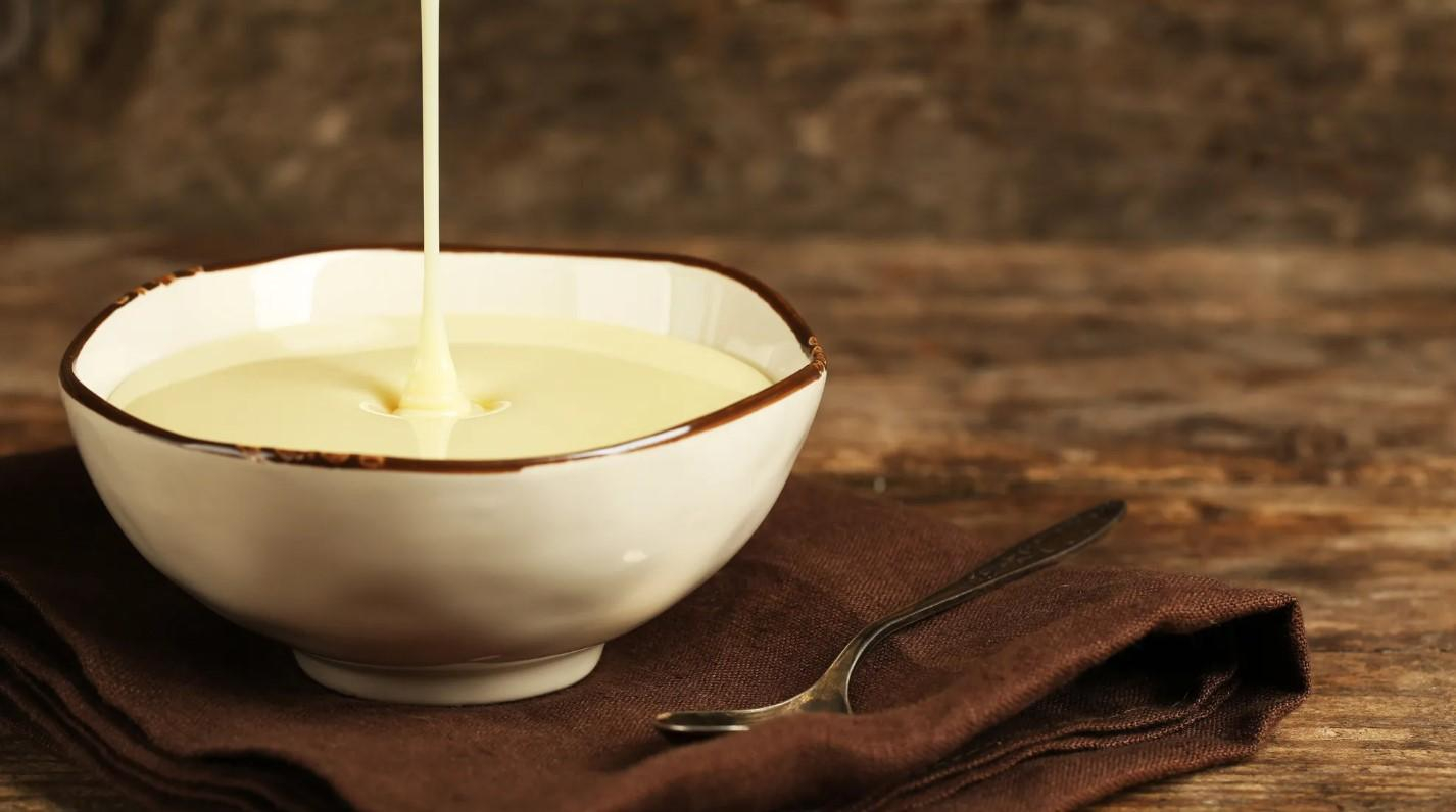 Як приготувати згущене молоко  перевірений рецепт з трьох інгредієнтів - Новини Смачно