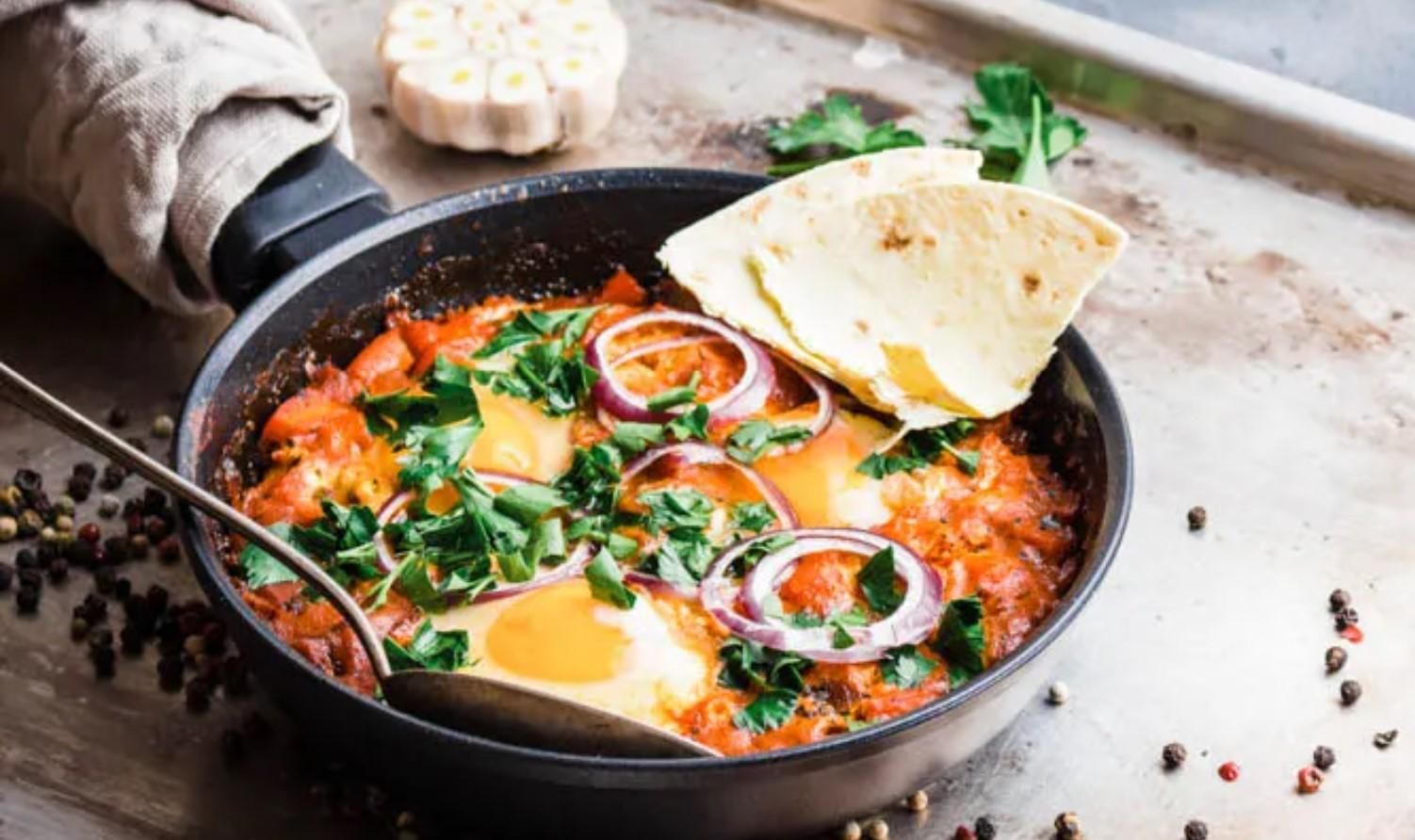 Начните утро правильно рецепт шакшуки от Эктора - Новости Вкусно Начните утро правильно рецепт шакшуки от Эктора - Новости Вкусно