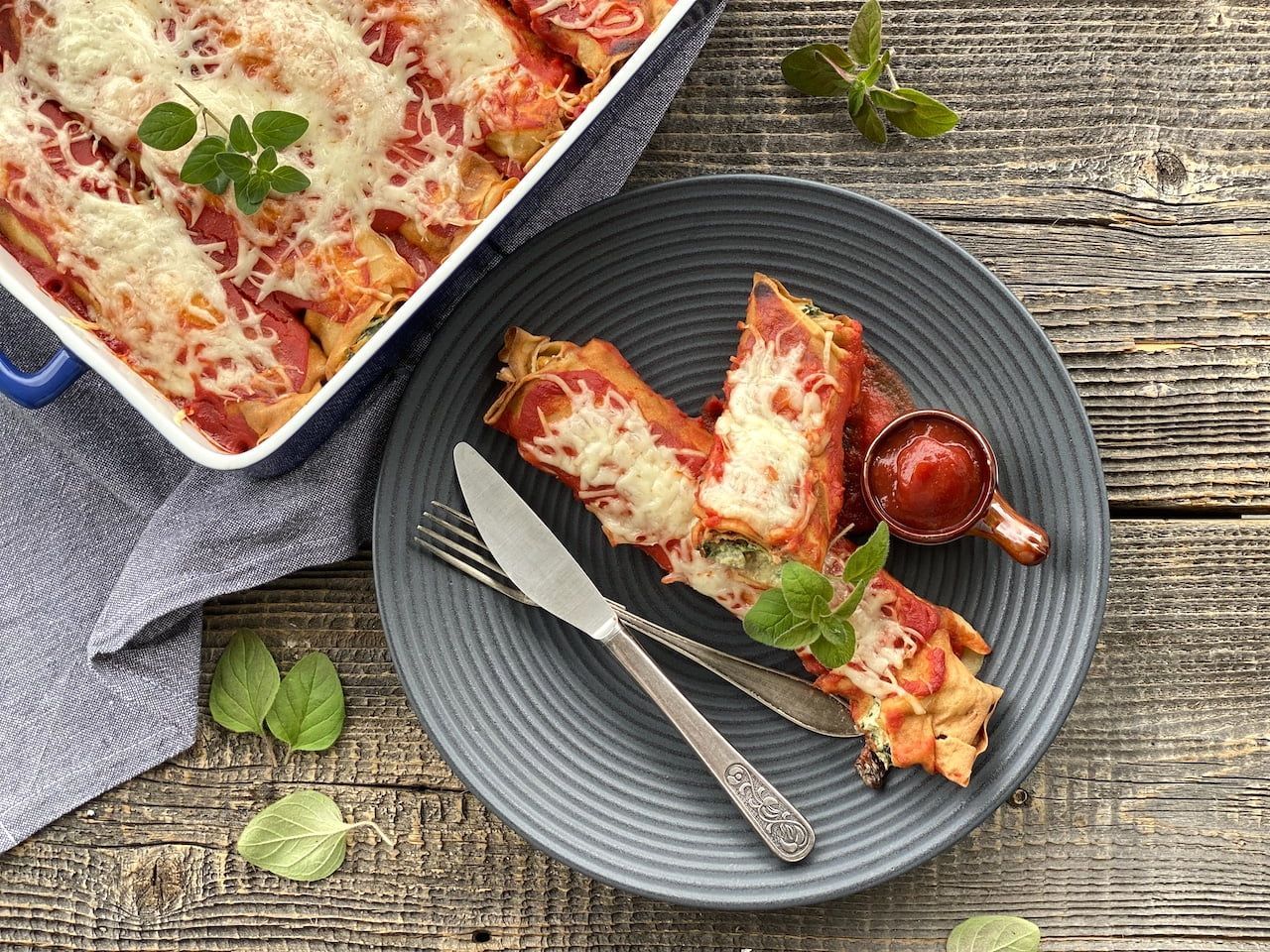 Идеальное сочетание  блины с курицей в томатном соусе - Новости Вкусно Идеальное сочетание  блины с курицей в томатном соусе - Новости Вкусно