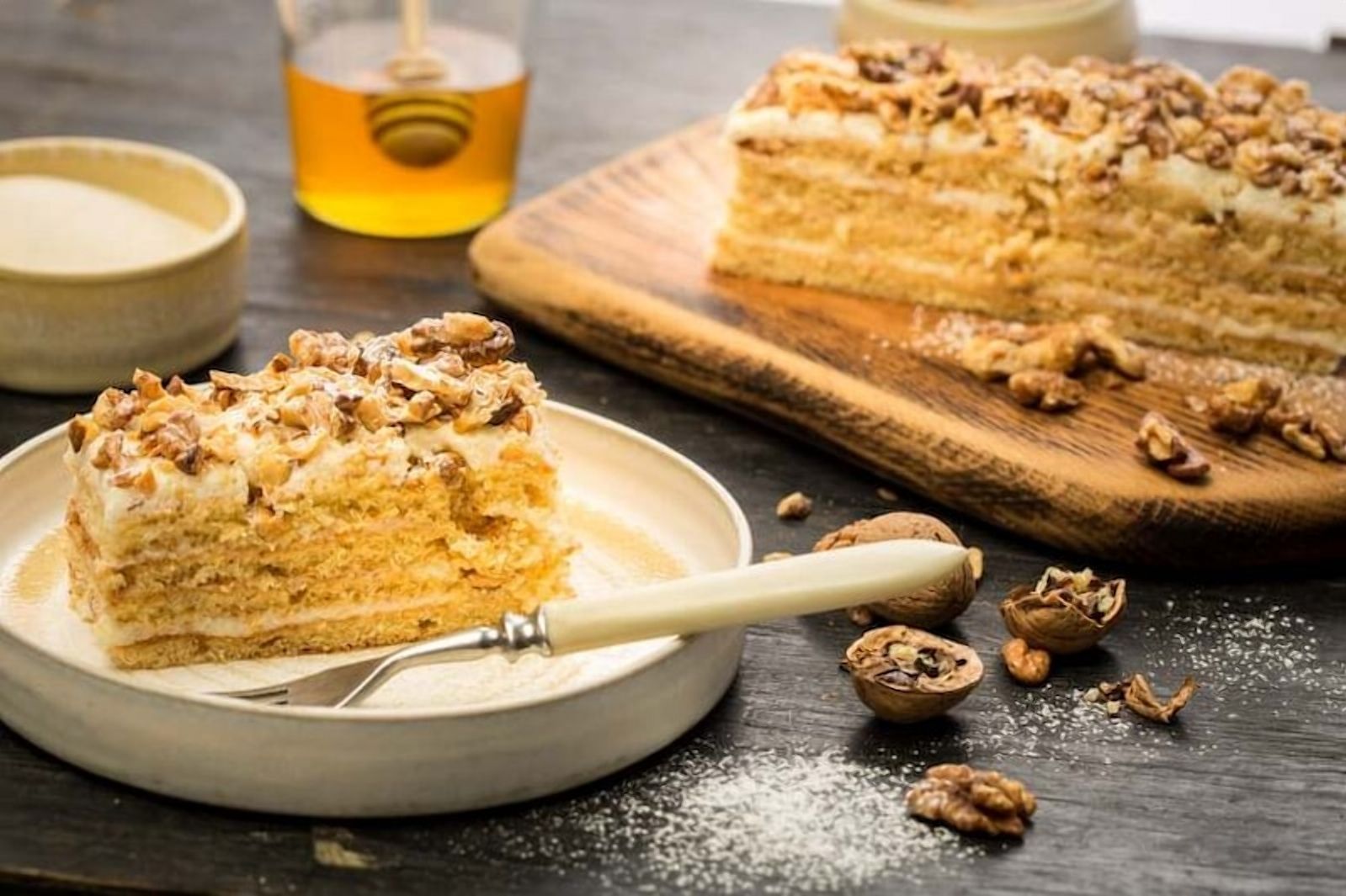 Медовик с орехами: рецепт Медовик с орехами: рецепт