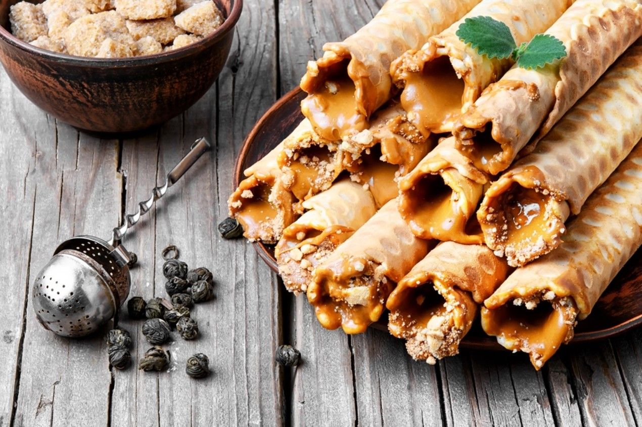 Вафельні трубочки зі згущенкою Вафельні трубочки зі згущенкою