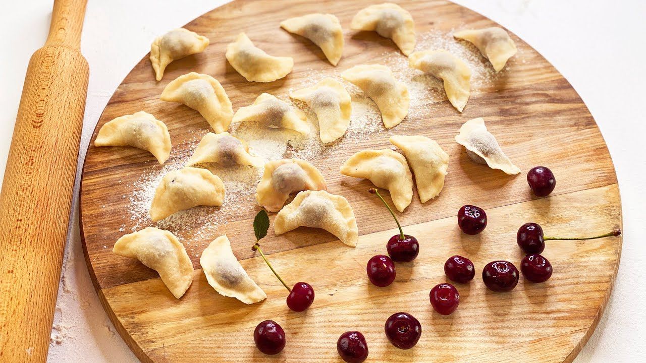 Ідеальне заварне тісто на вареники чи пельмені: рецепт Ідеальне заварне тісто на вареники чи пельмені: рецепт