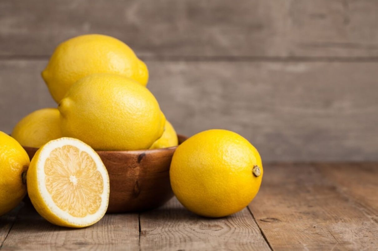Як отримати сік лимона без надрізань фрукта