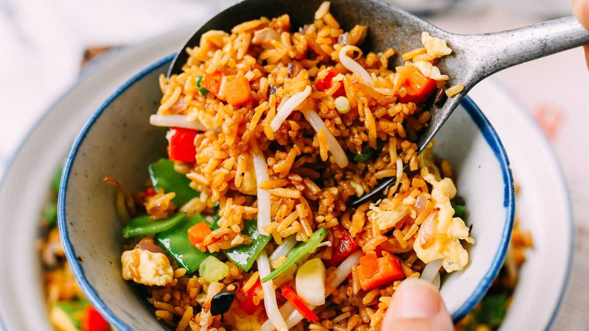 Рис с овощами на сковороде: рецепты и секреты приготовления