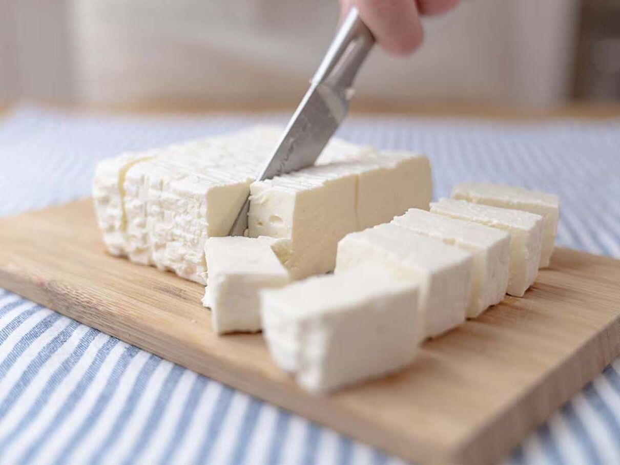 Как аккуратно нарезать фету: советы Как аккуратно нарезать фету: советы