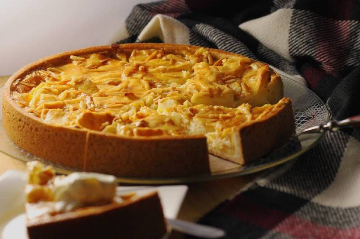 Яблучний пиріг: що робити, аби яблука не опустилися Яблучний пиріг: що робити, аби яблука не опустилися