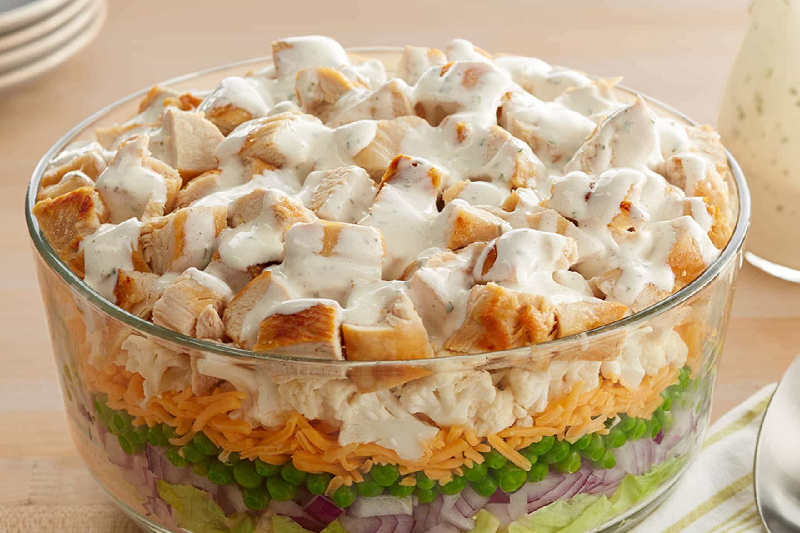 Салат слоями с курицей Салат слоями с курицей